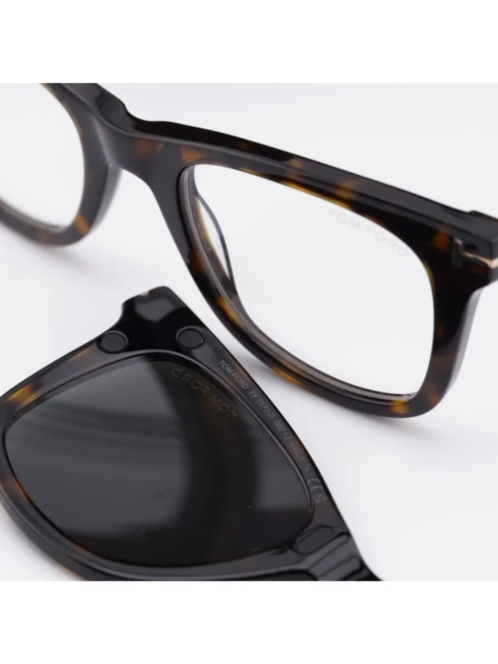 Tom Ford model ft5970